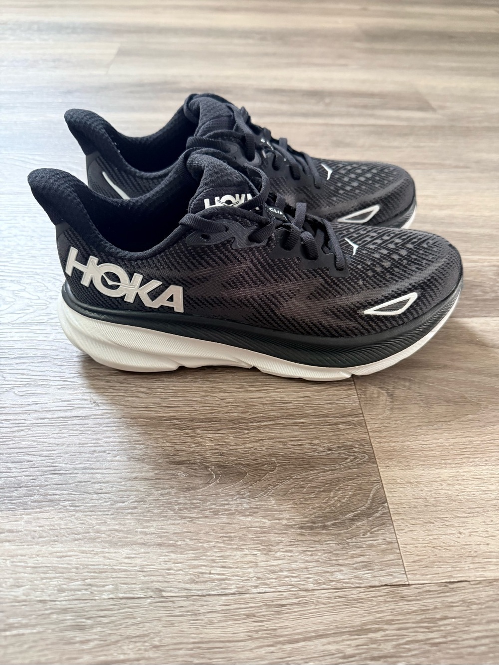 Hoka Clifton 9 Women Running Shoes - Black/Gray - Picture 2 of 4